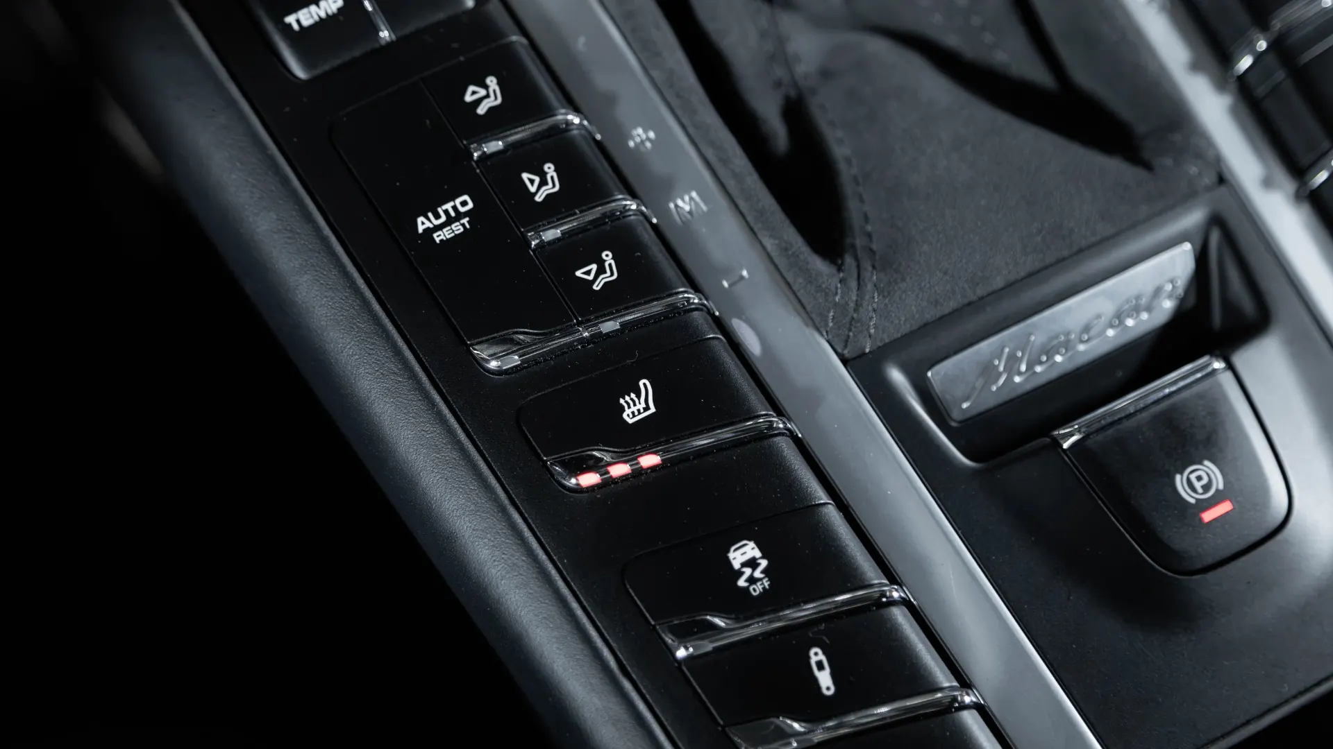 Porsche Macan — photo 26
