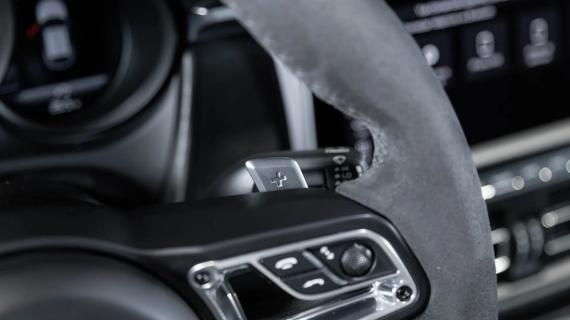 Porsche Macan — photo 19