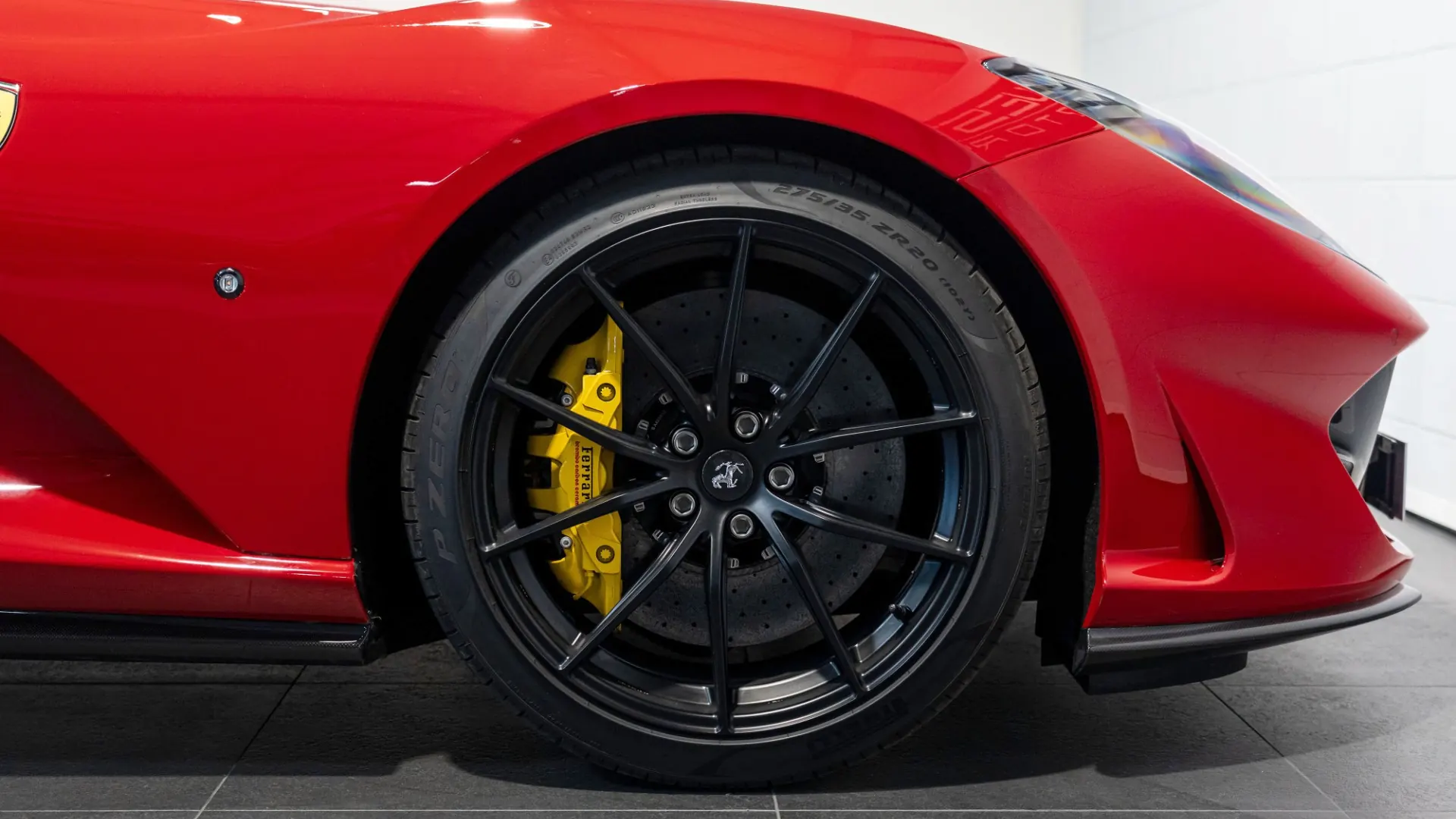 Ferrari 812 — photo 7