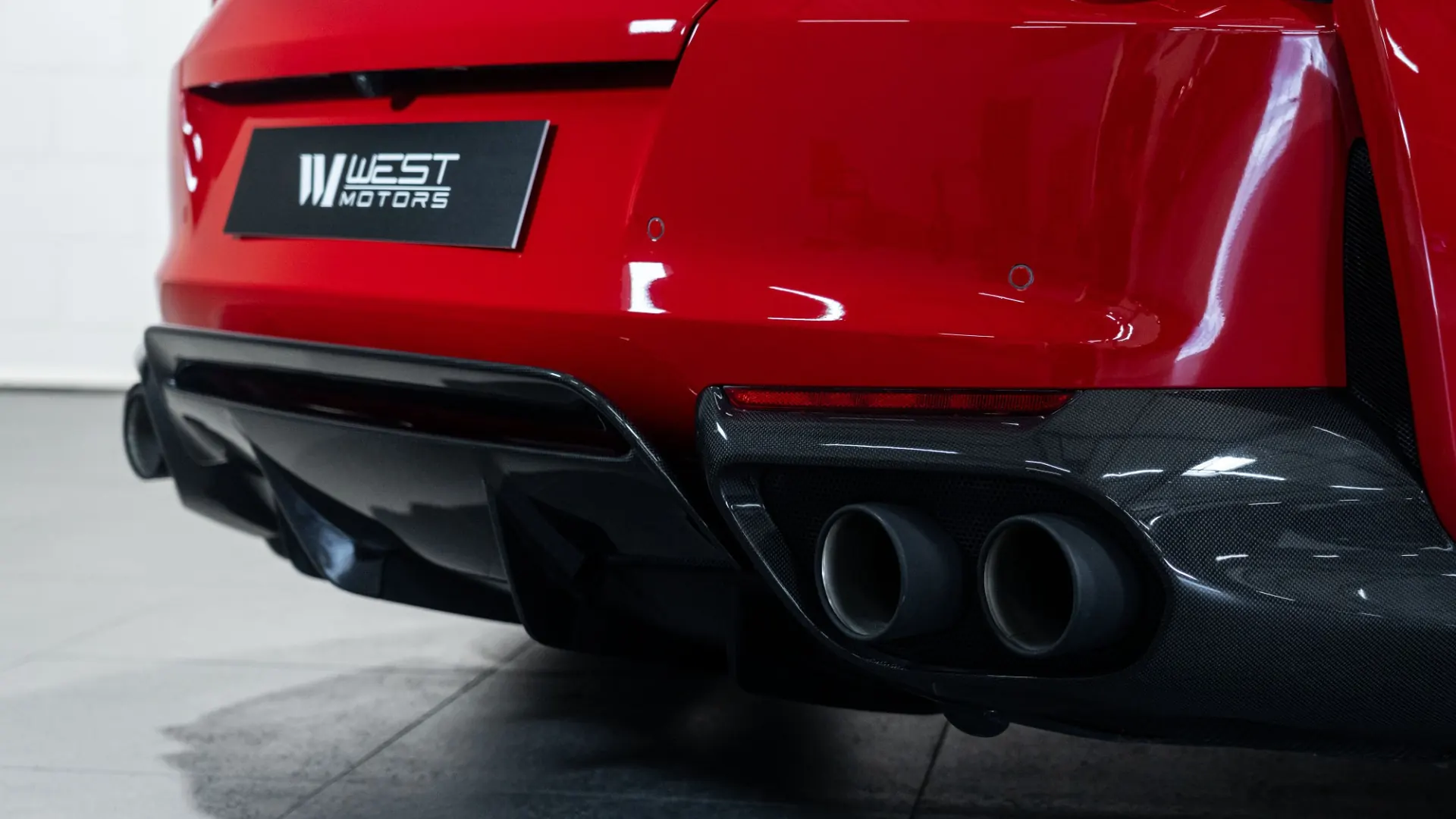 Ferrari 812 — photo 9