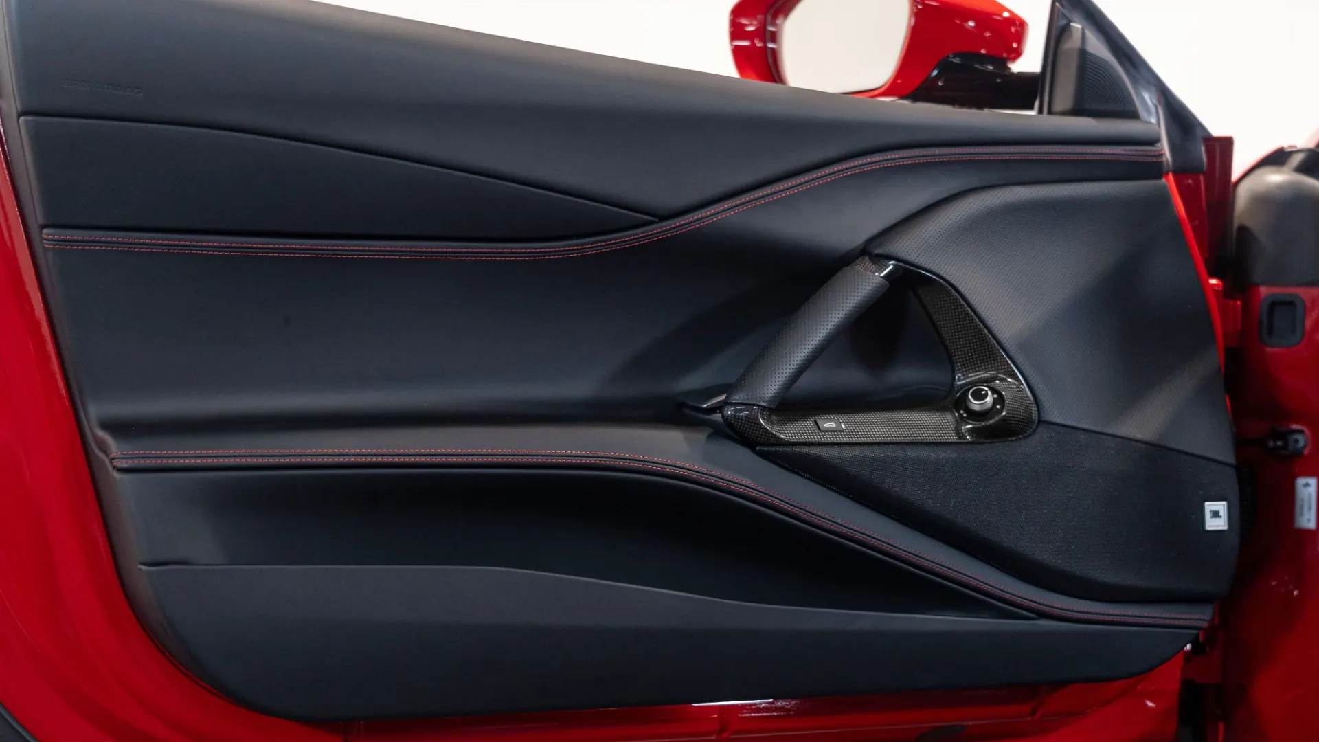 Ferrari 812 — photo 14