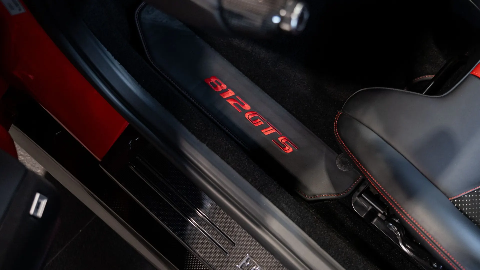 Ferrari 812 — photo 16
