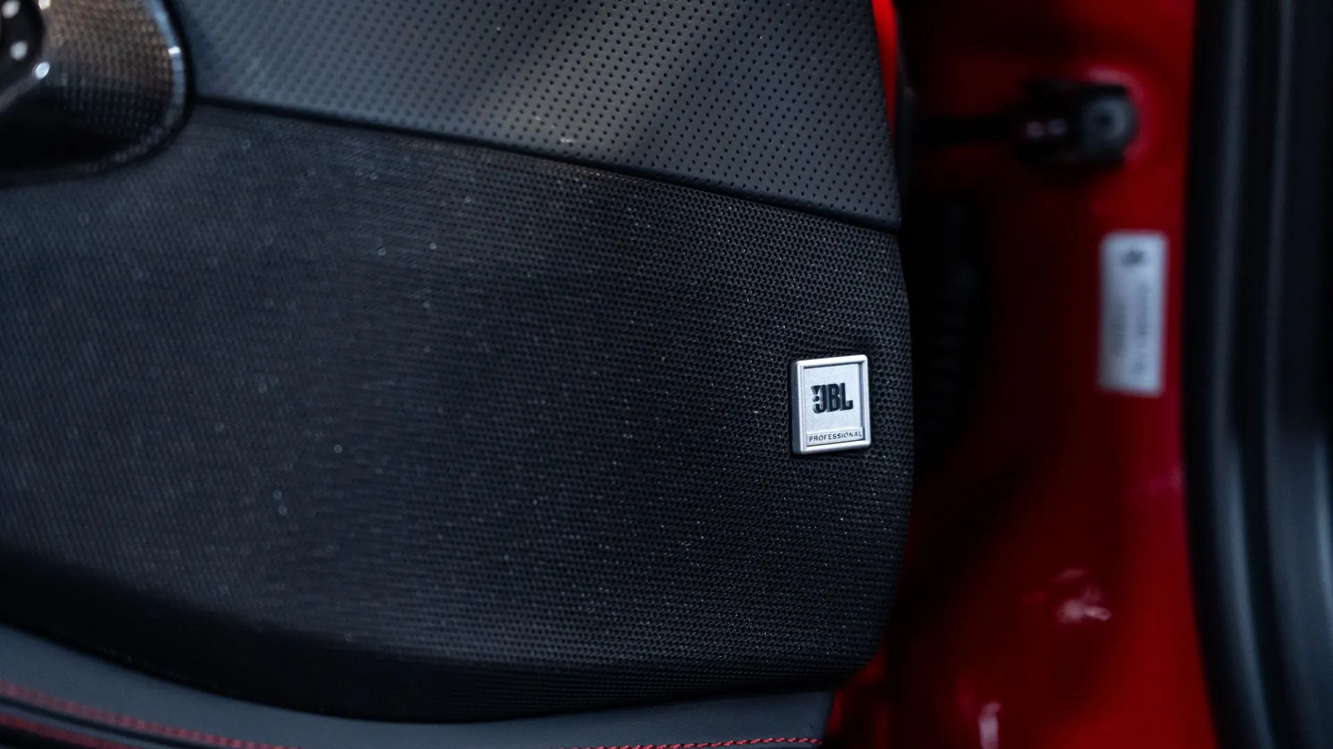 Ferrari 812 — photo 17