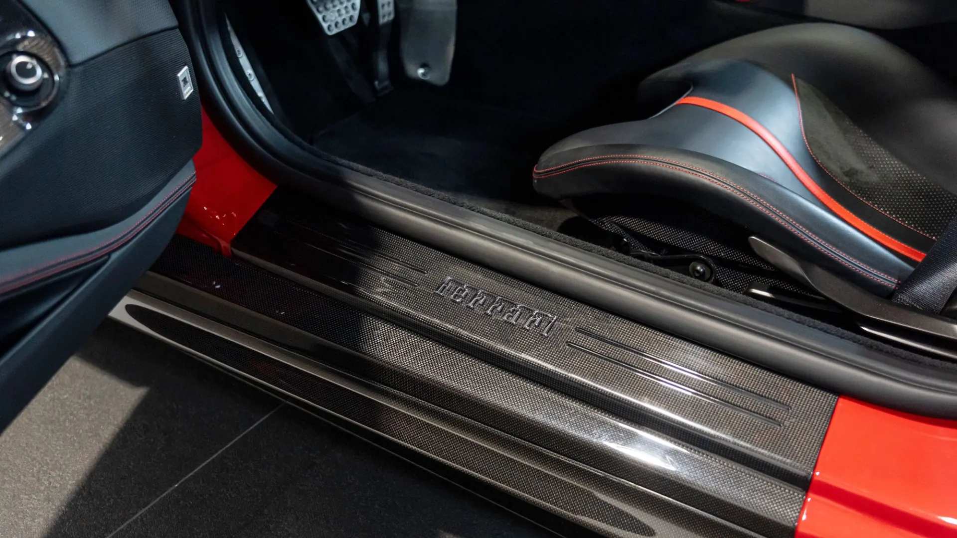 Ferrari 812 — photo 15