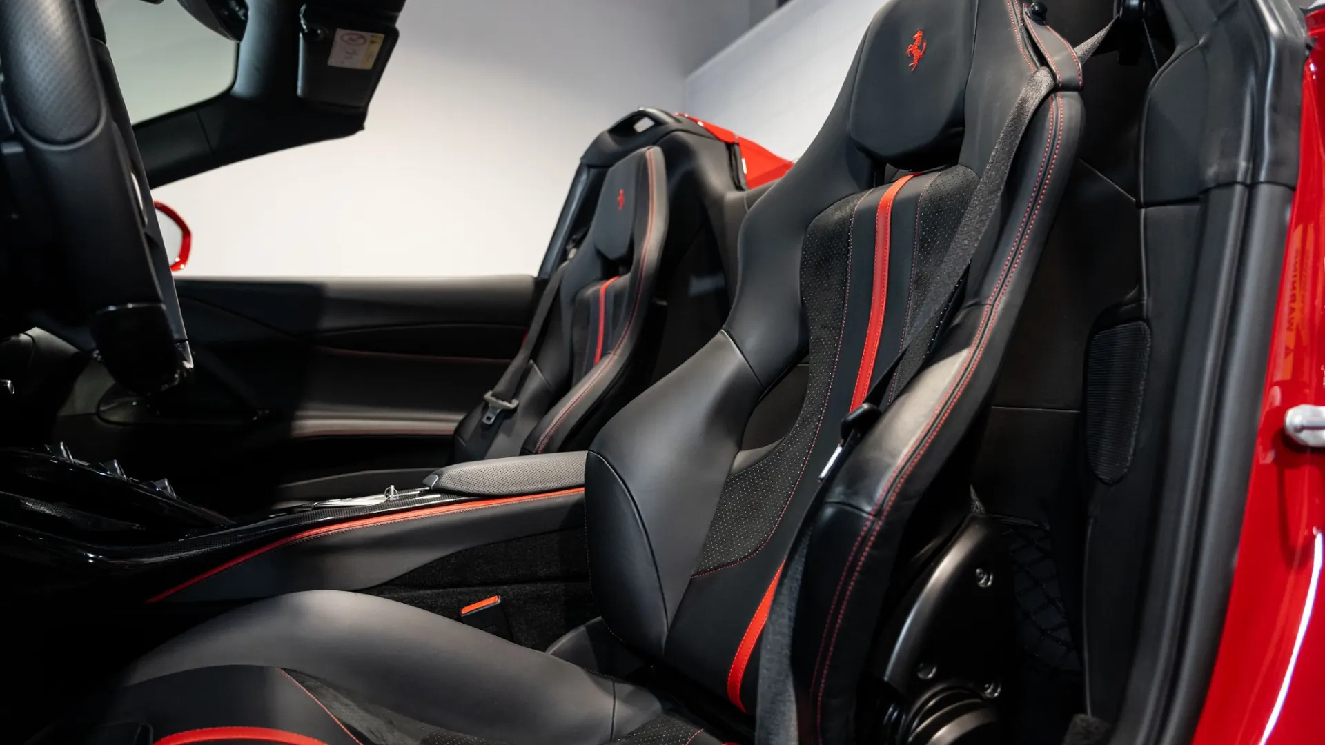 Ferrari 812 — photo 19