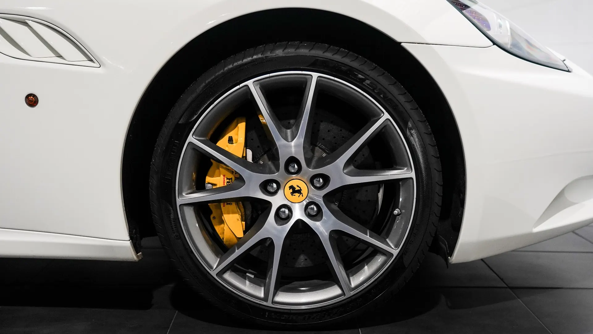 Ferrari California — photo 8