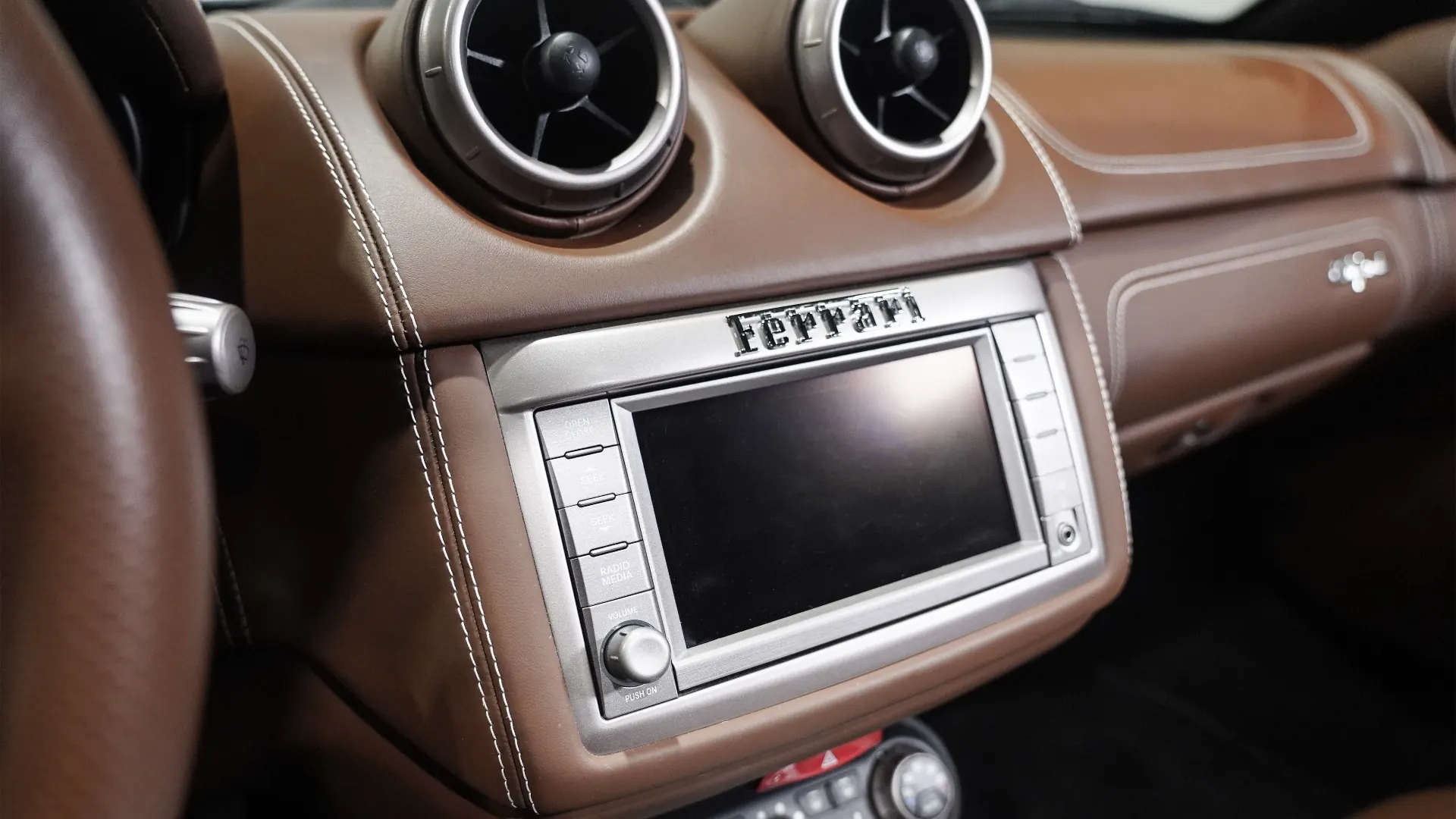 Ferrari California — photo 19