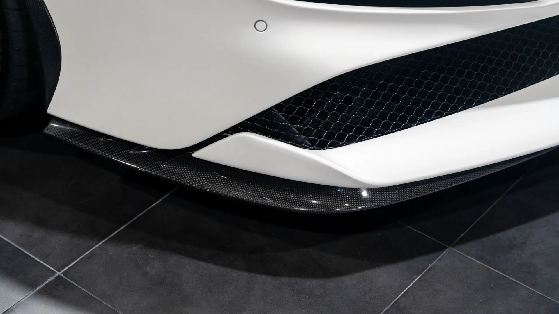 Ferrari SF90 — photo 12