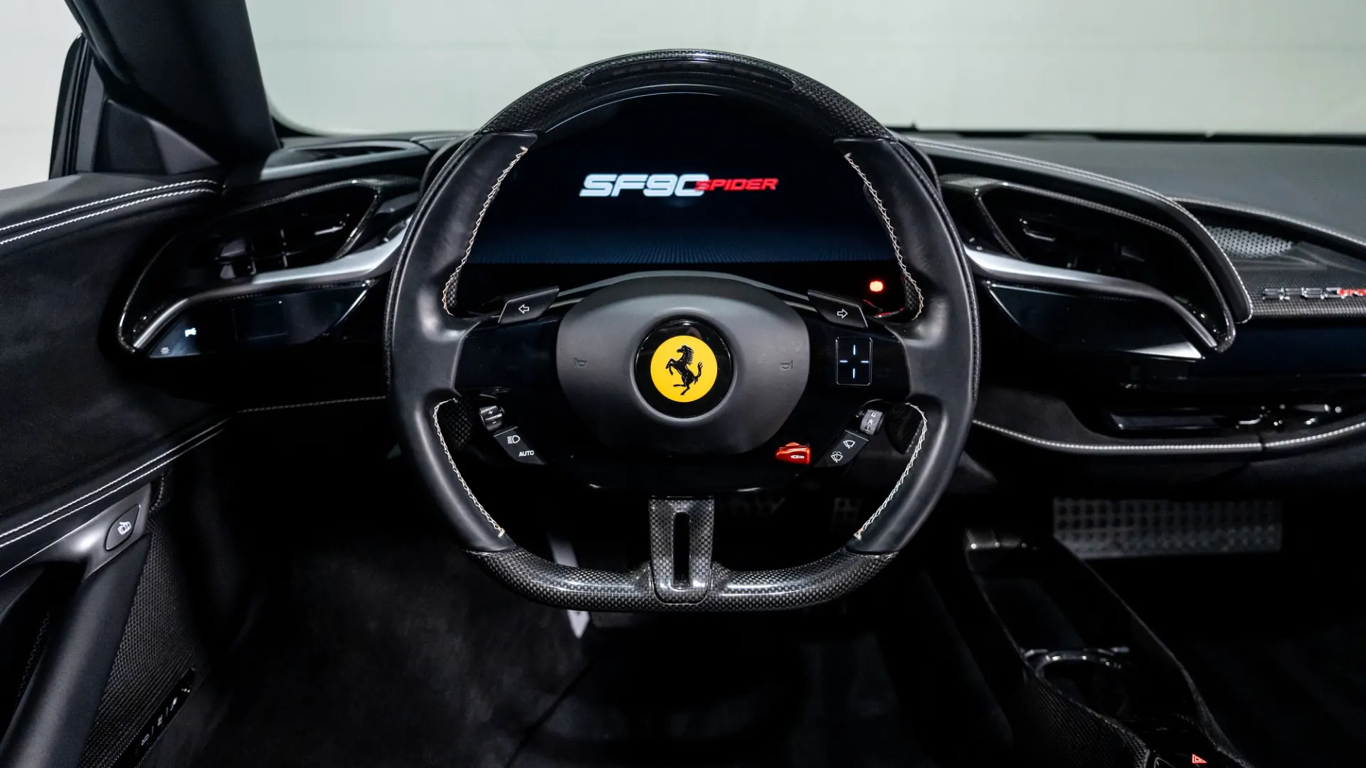 Ferrari SF90 — photo 21