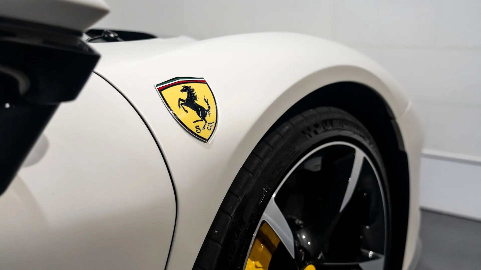 Ferrari SF90 — photo 11