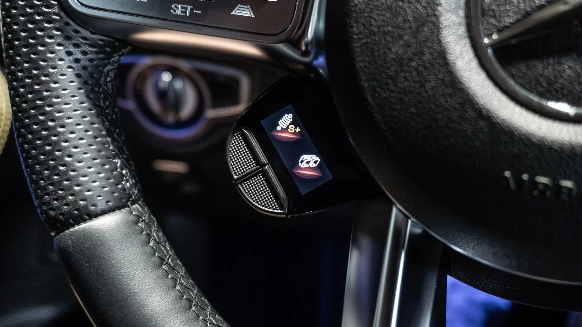 Mercedes-Benz GLC — photo 22