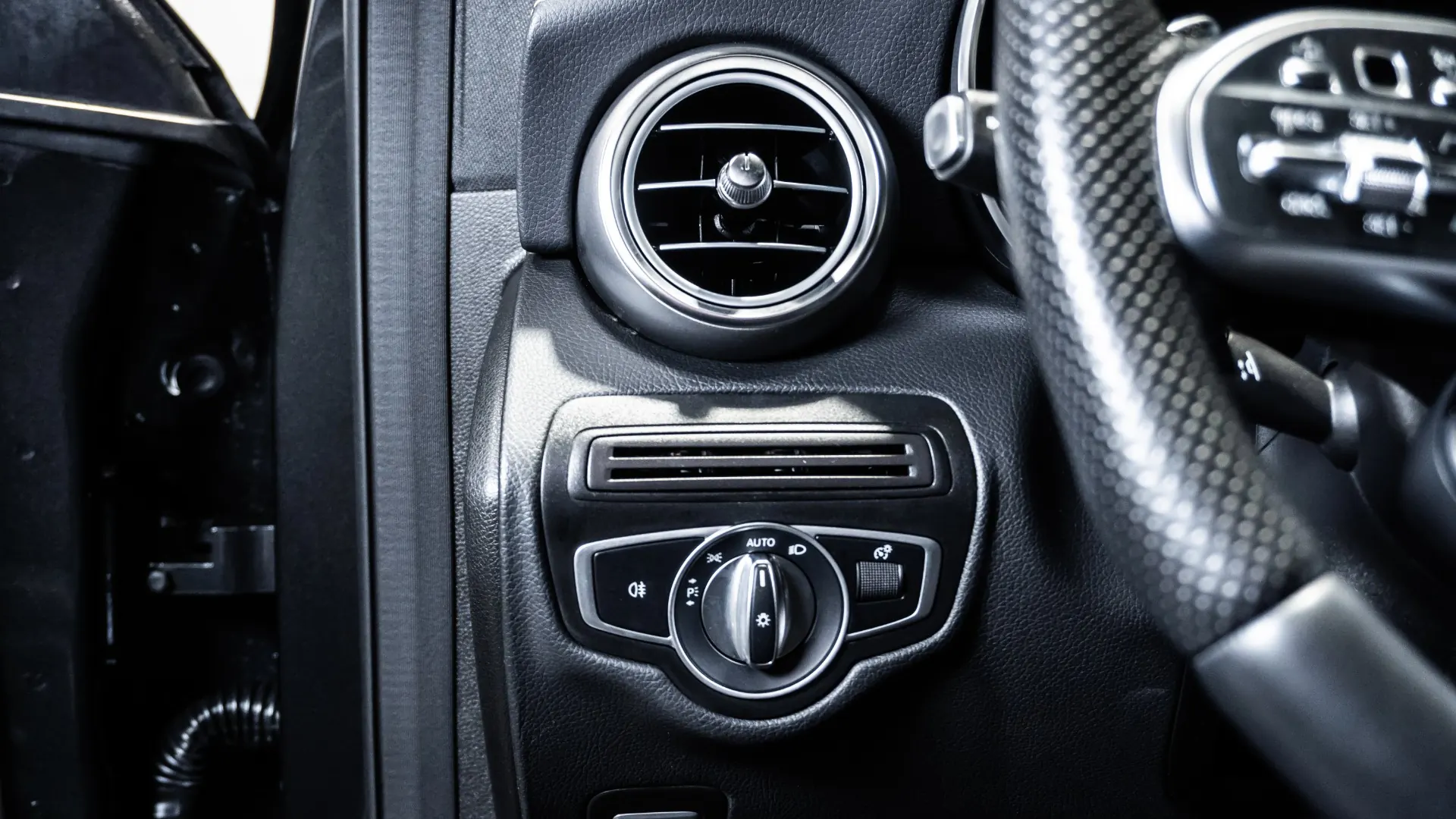 Mercedes-Benz GLC — photo 17