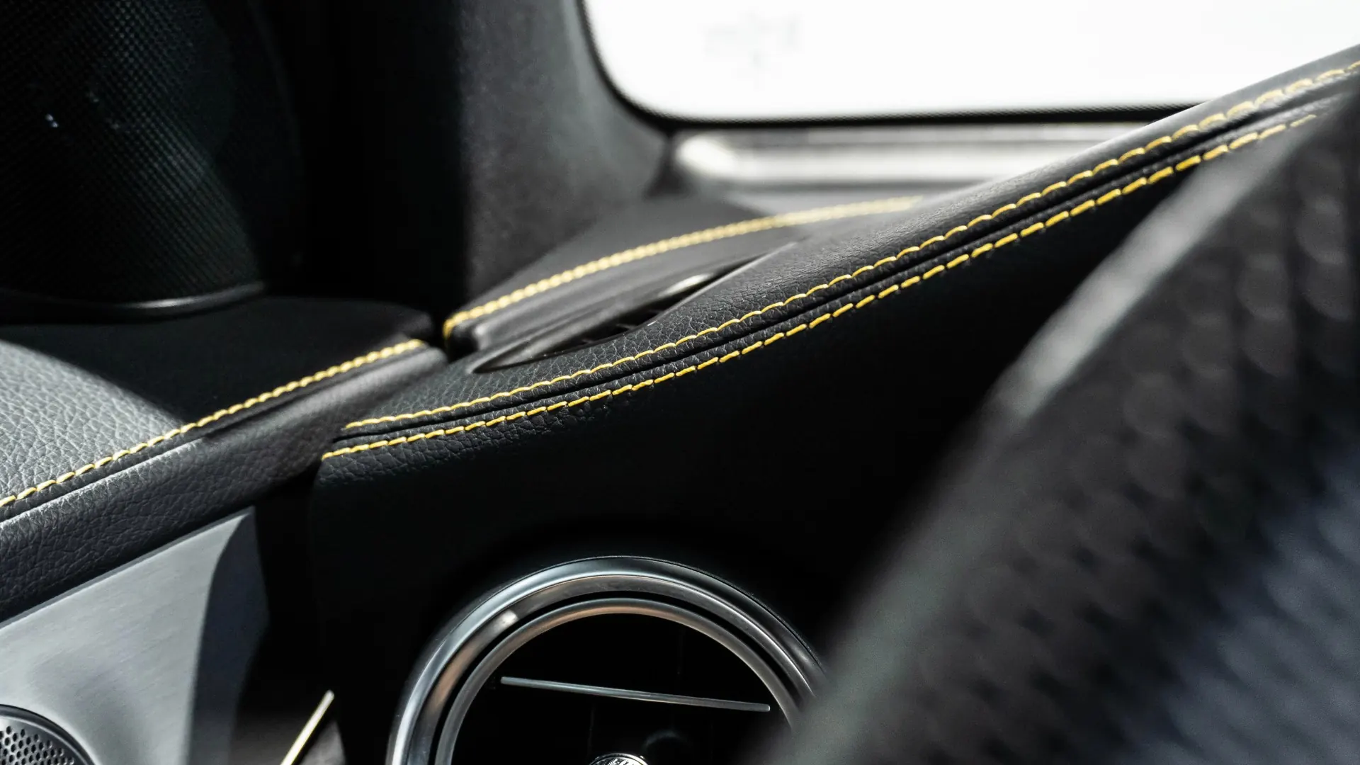 Mercedes-Benz GLC — photo 21