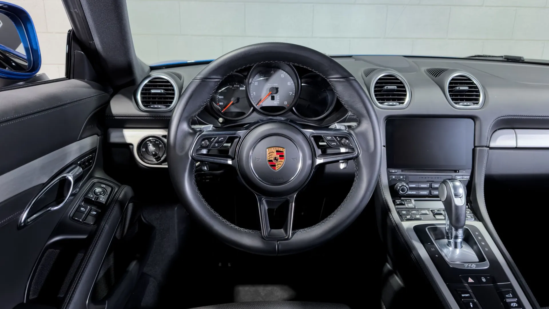 Porsche 718 — photo 14