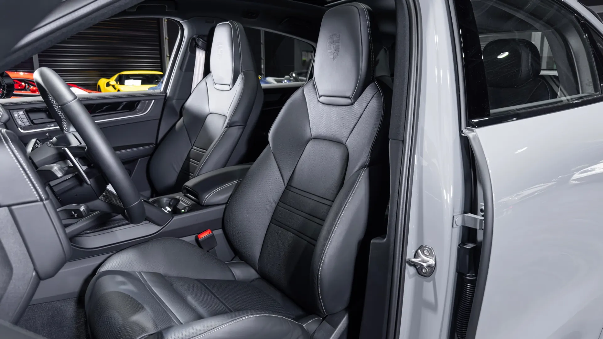 Porsche Cayenne — photo 15