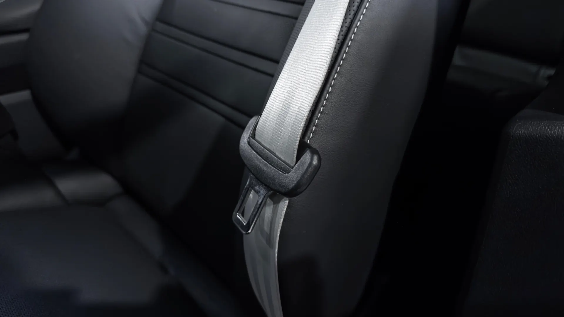 Porsche Cayenne — photo 18