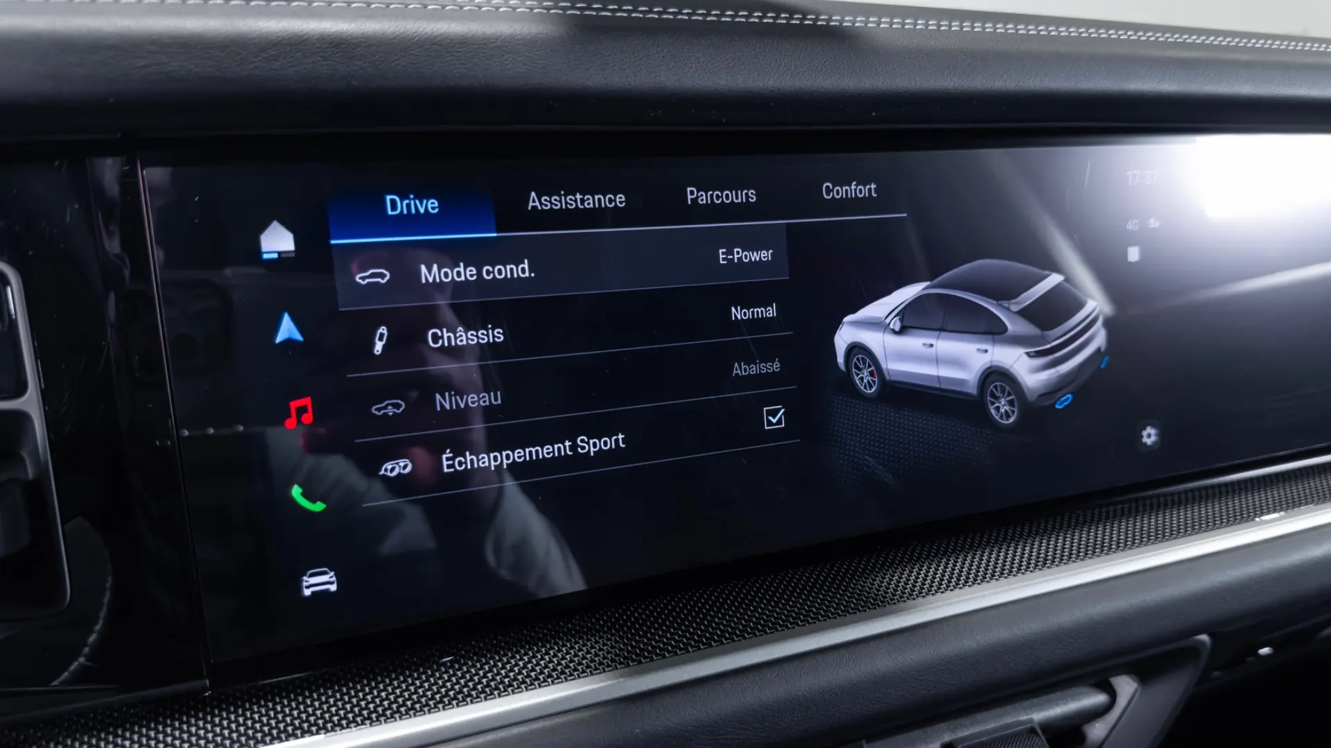 Porsche Cayenne — photo 28