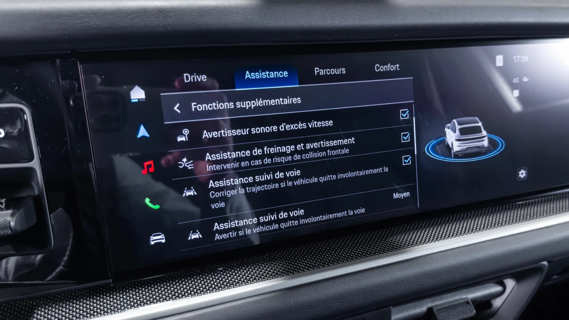 Porsche Cayenne — photo 30