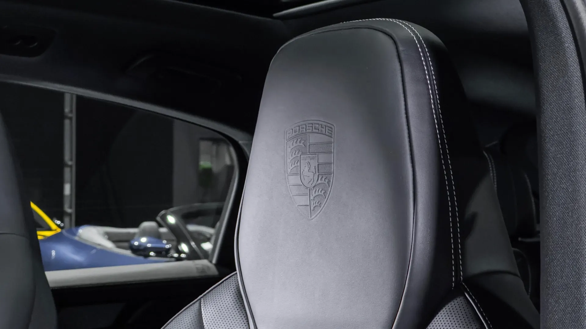 Porsche Cayenne — photo 16