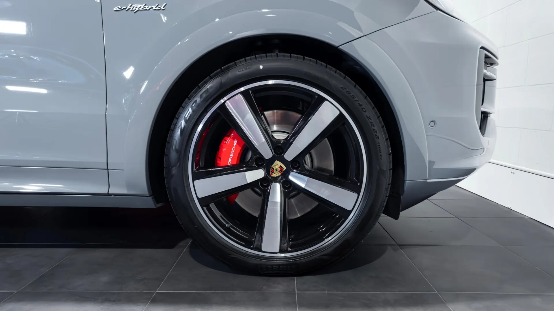 Porsche Cayenne — photo 10