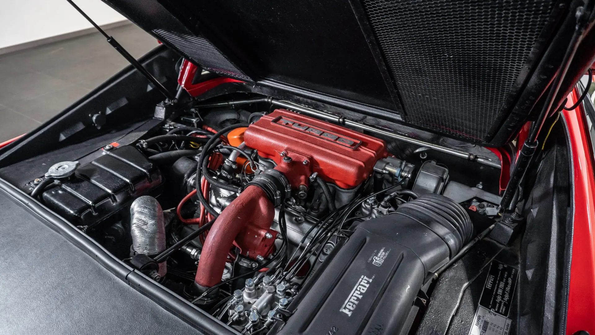 Ferrari 208 — photo 29