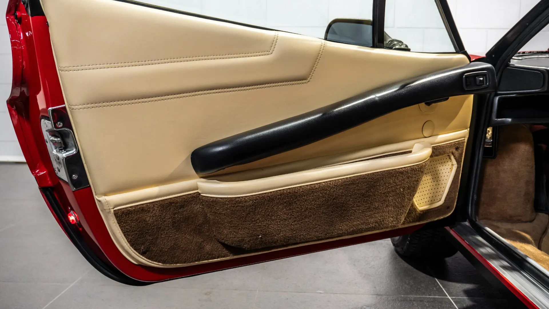 Ferrari 208 — photo 10