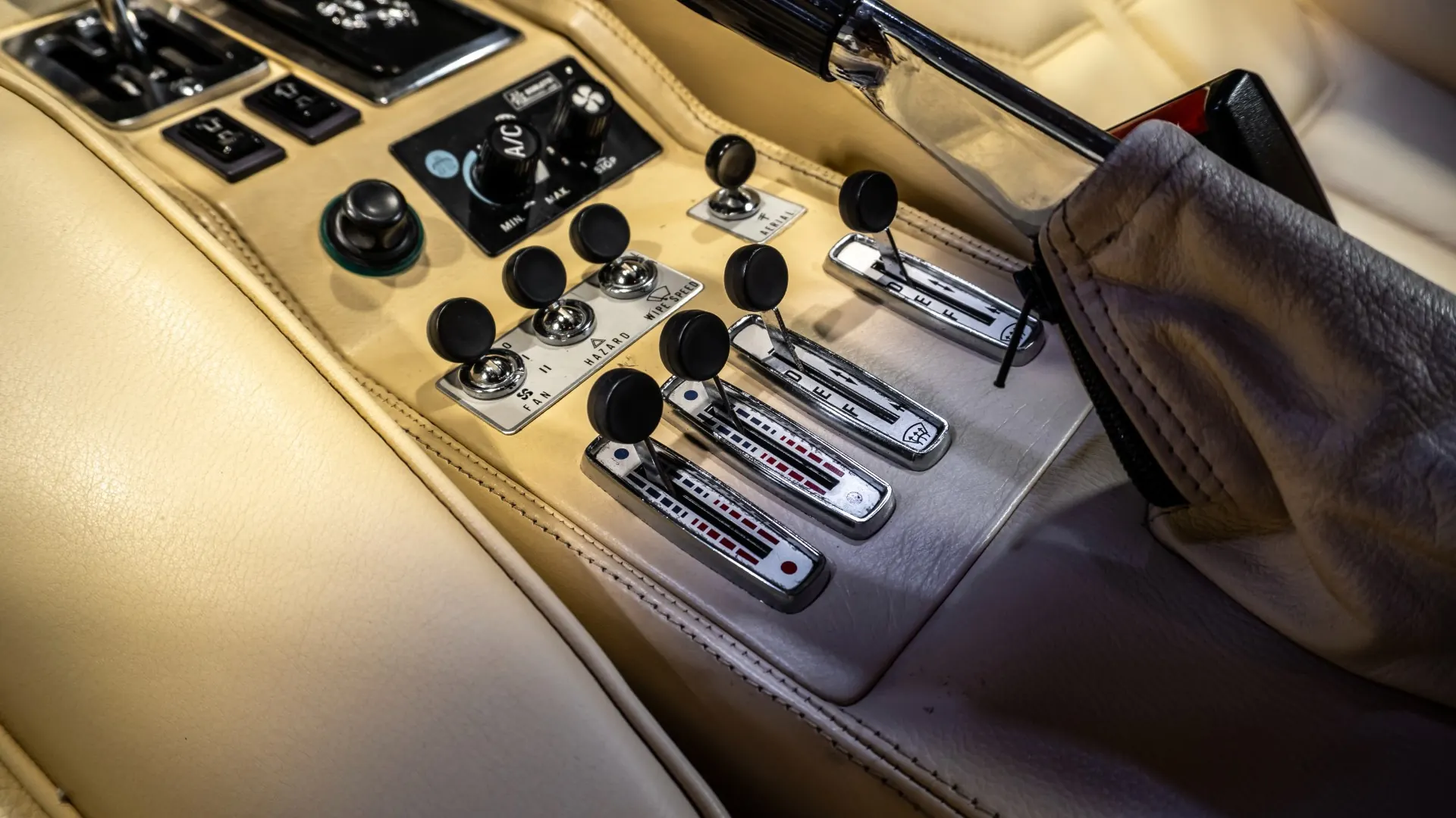 Ferrari 208 — photo 23