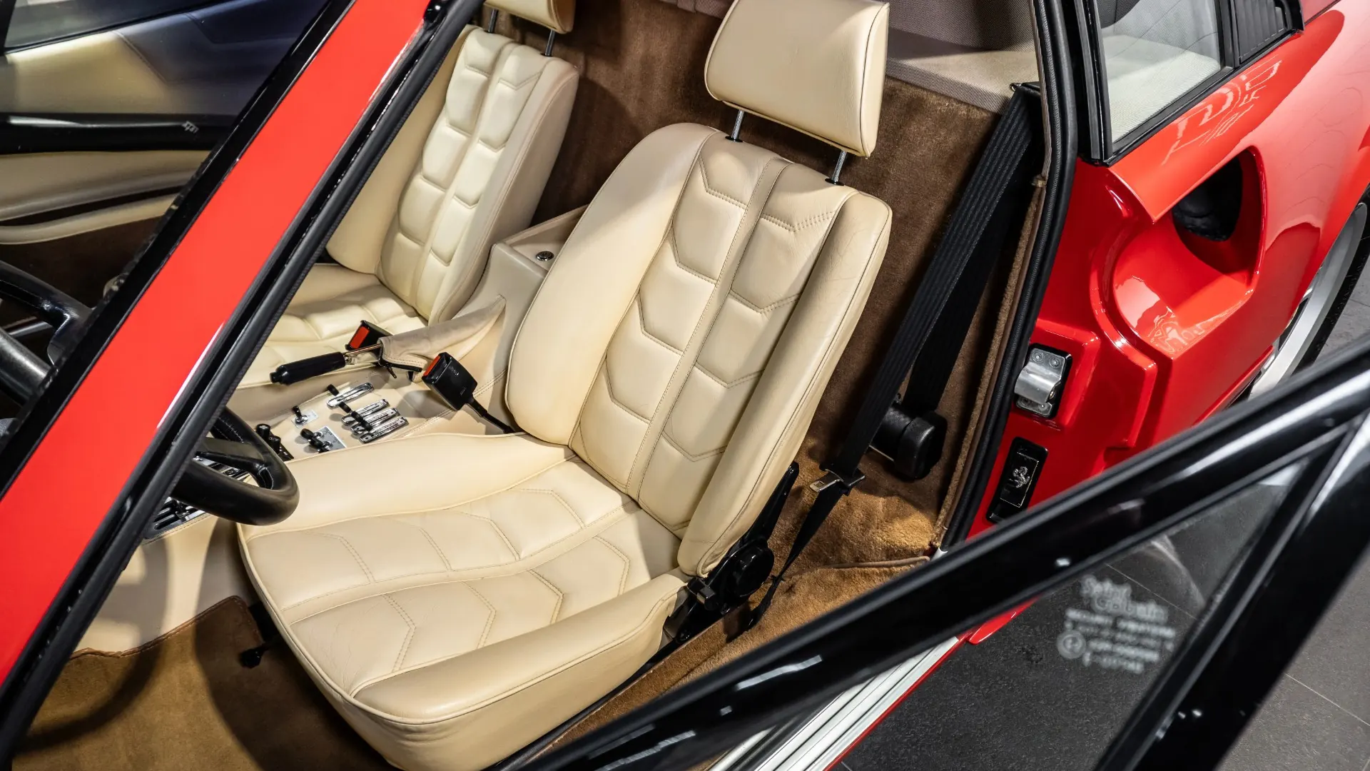 Ferrari 208 — photo 13