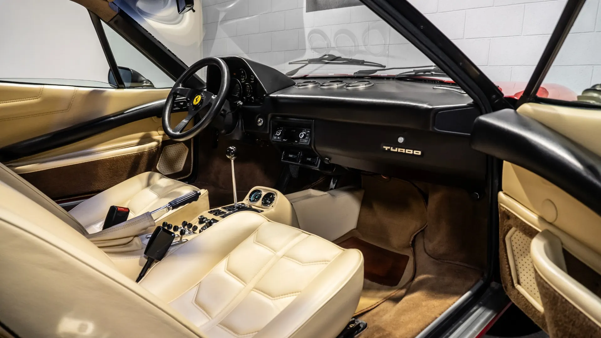 Ferrari 208 — photo 27