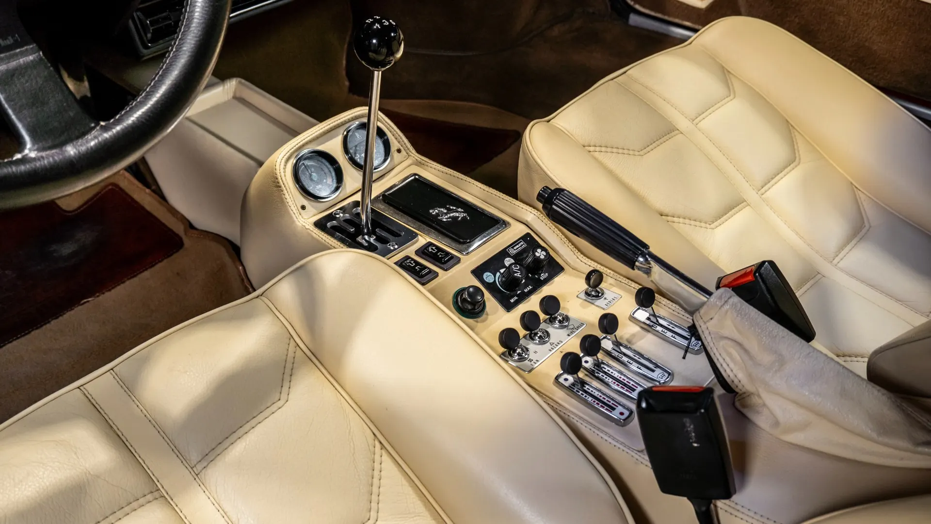 Ferrari 208 — photo 22