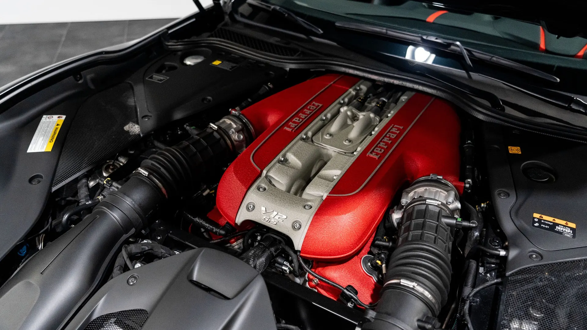 Ferrari 812 — photo 8