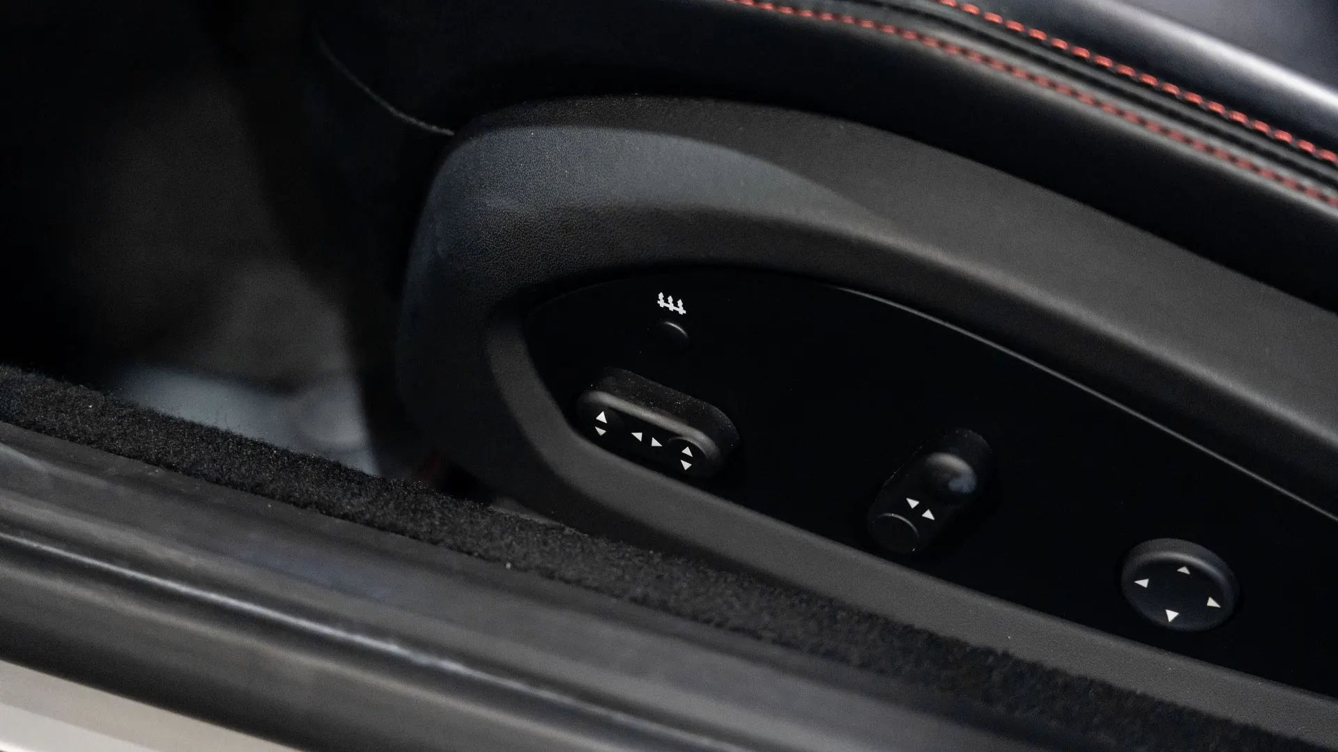Ferrari 812 — photo 14