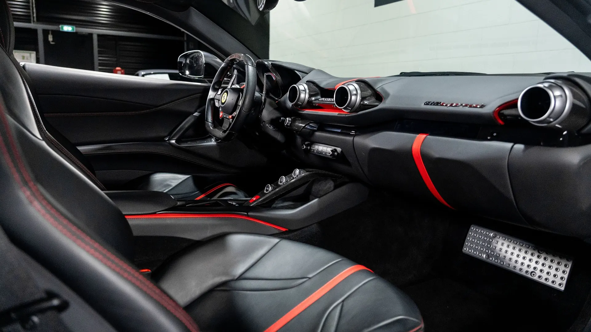 Ferrari 812 — photo 15