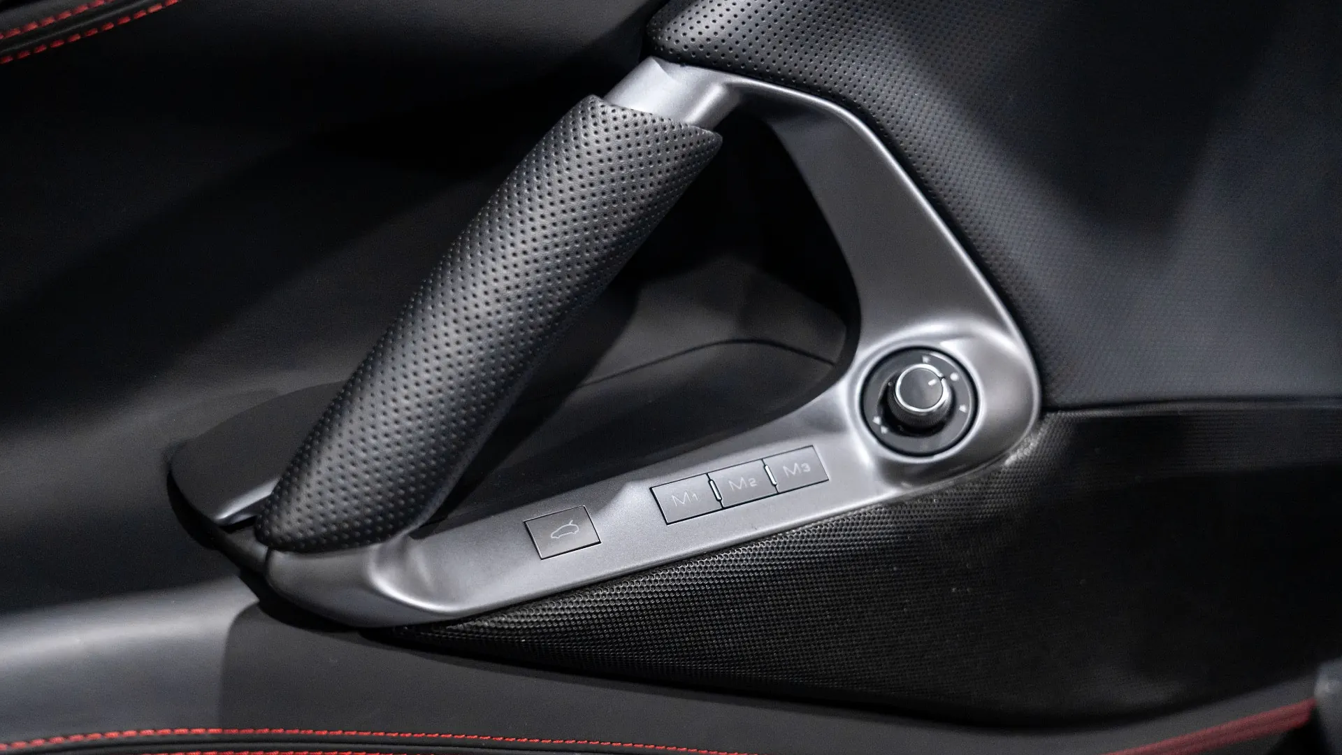 Ferrari 812 — photo 30