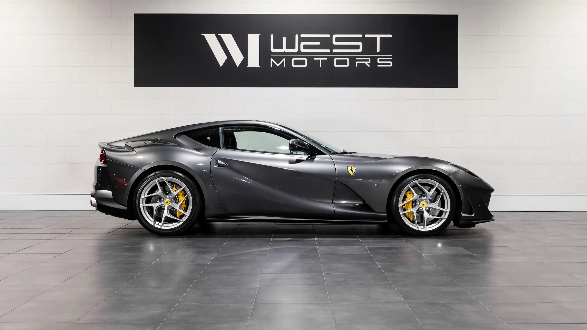Ferrari 812 — photo 3