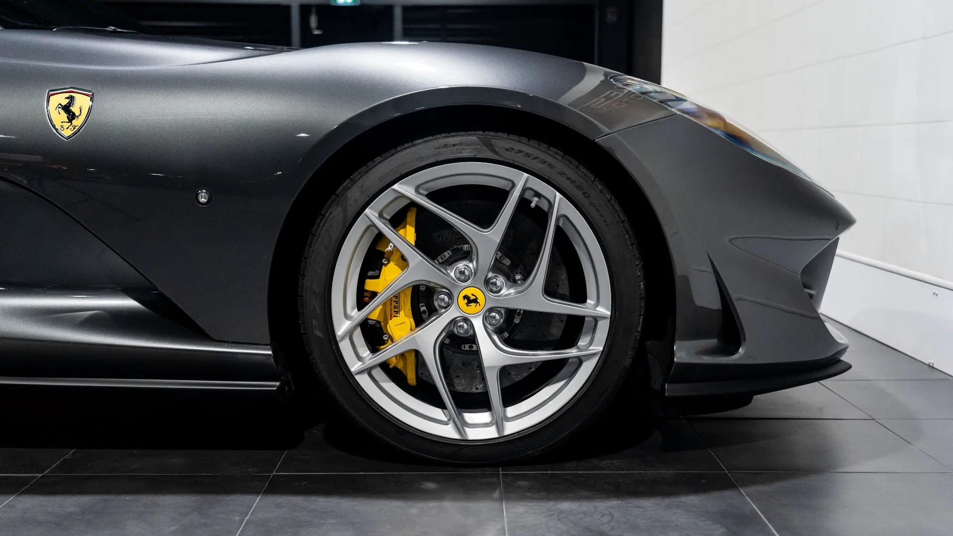 Ferrari 812 — photo 7