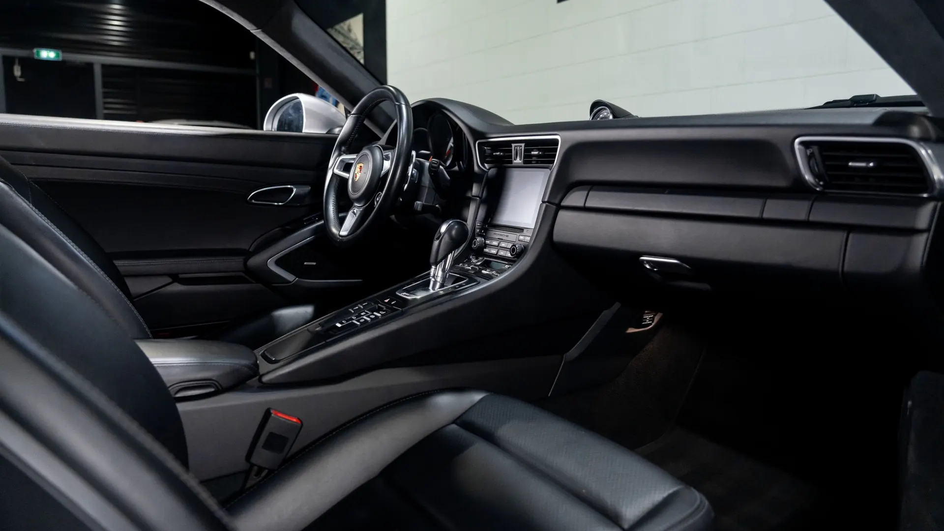Porsche 911 — photo 13