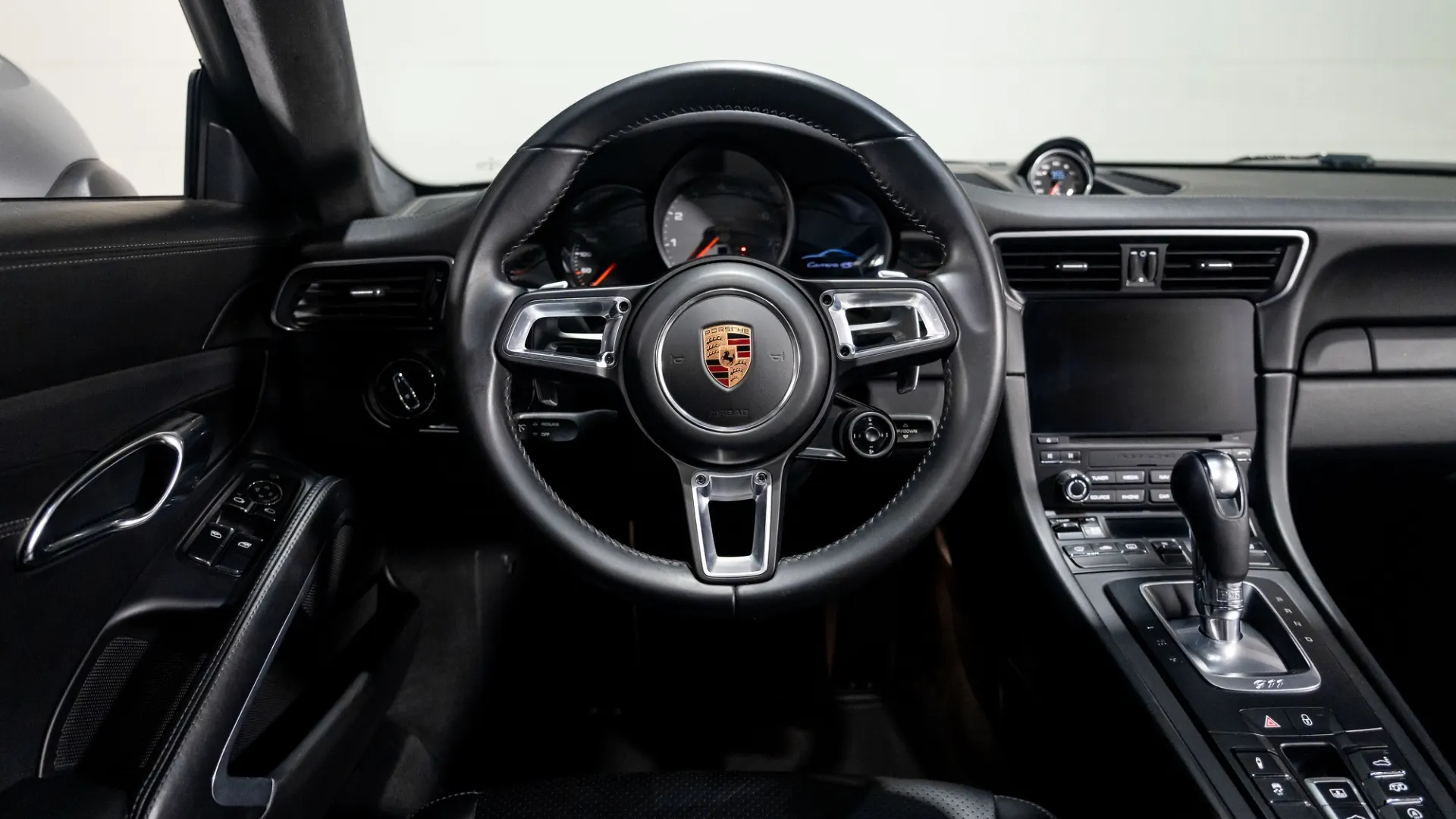 Porsche 911 — photo 15