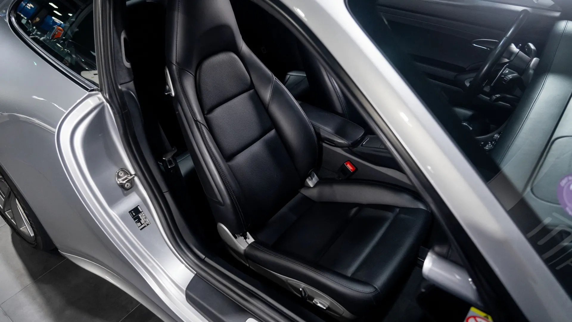 Porsche 911 — photo 9