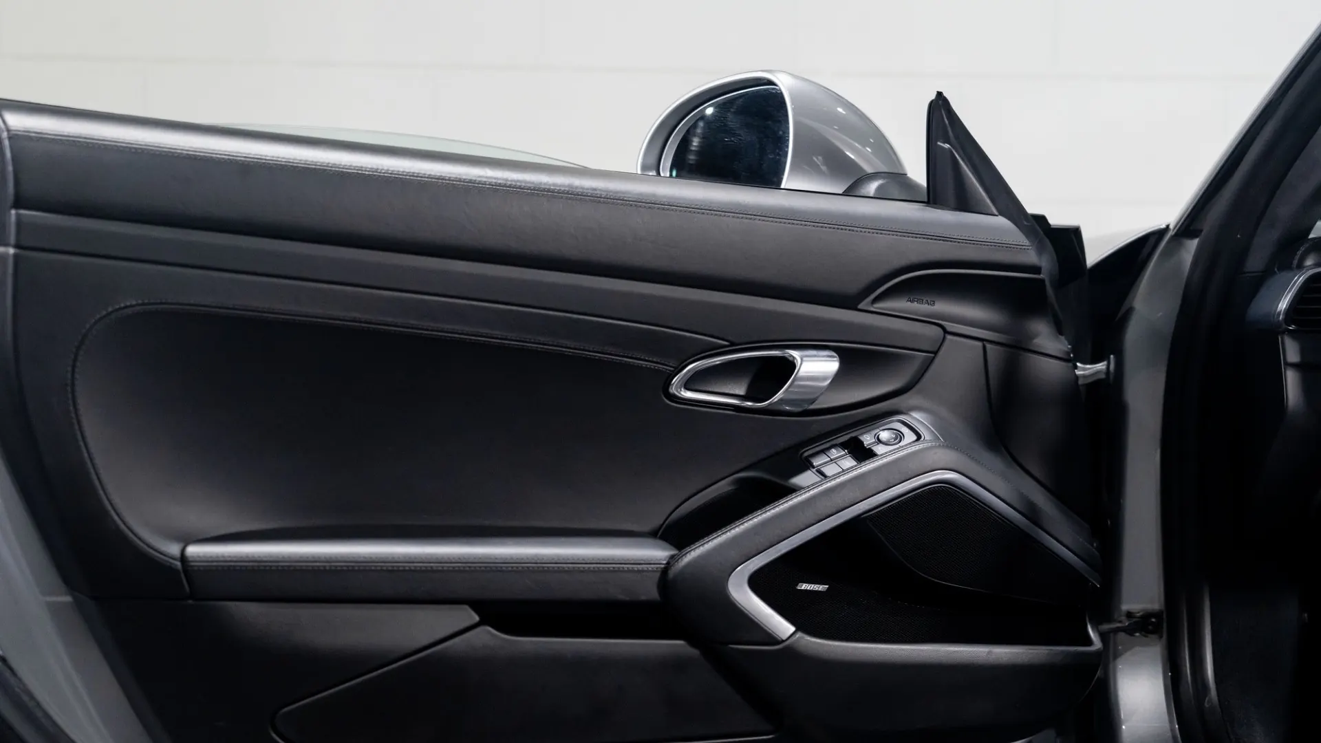 Porsche 911 — photo 23