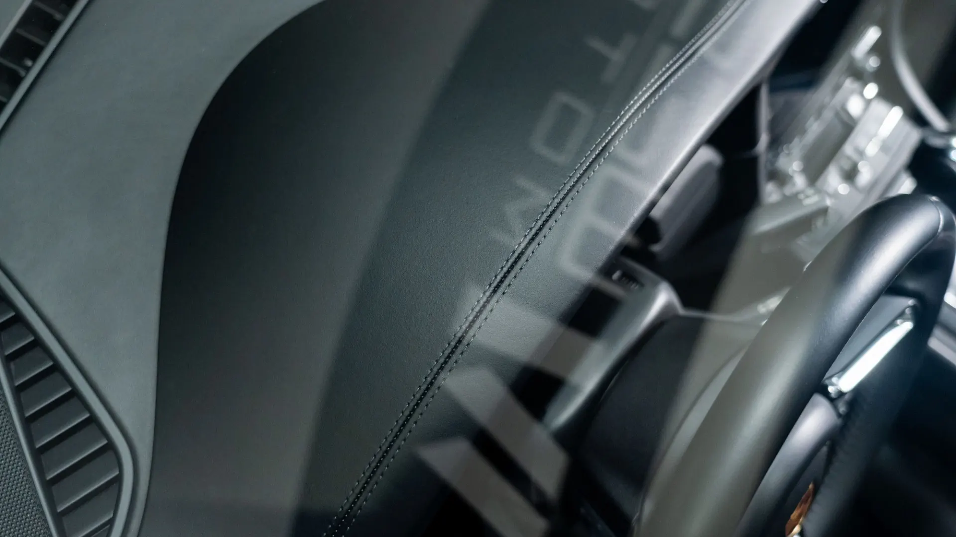 Porsche 911 — photo 17