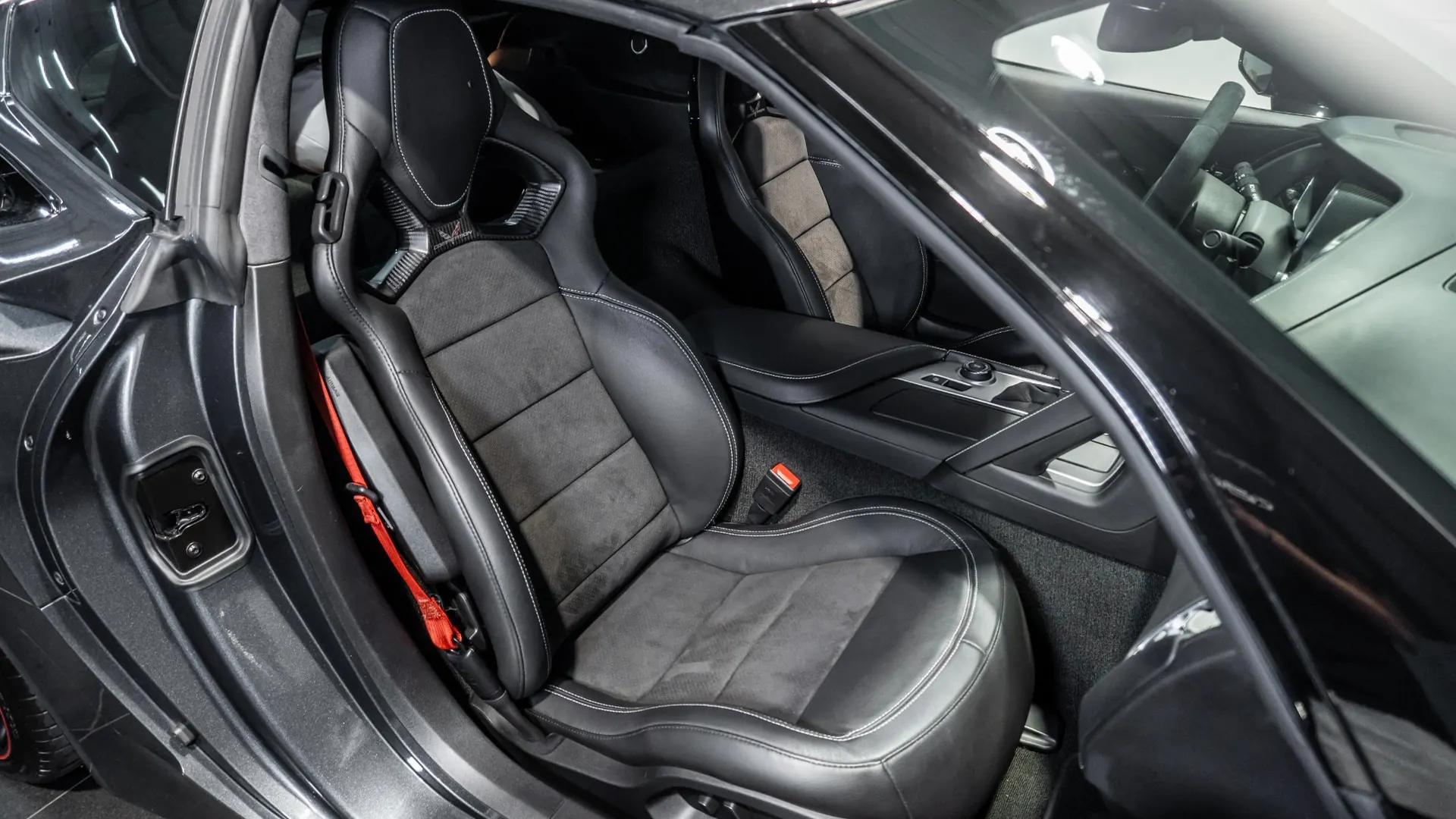 Chevrolet Corvette — photo 30
