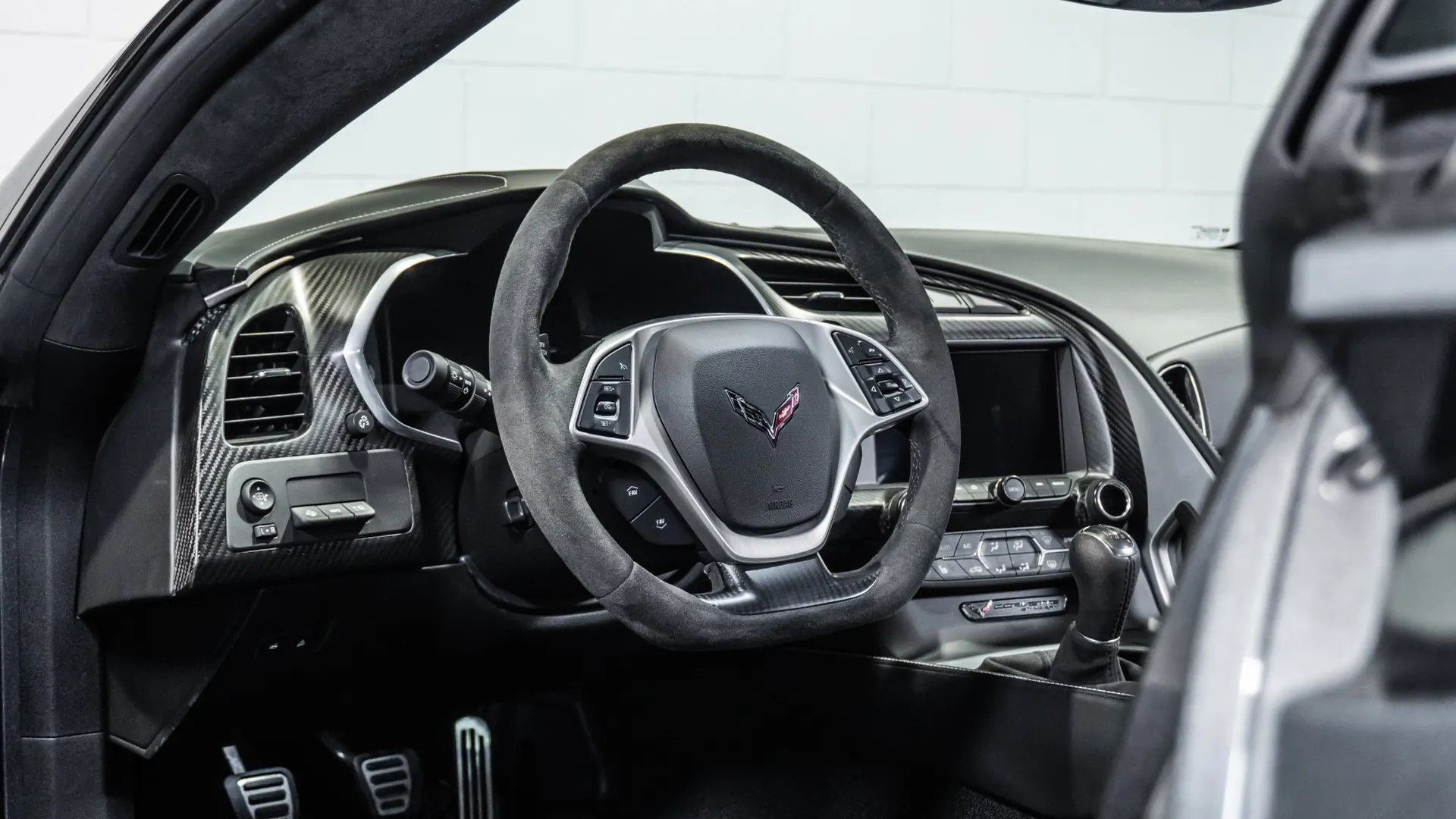 Chevrolet Corvette — photo 18