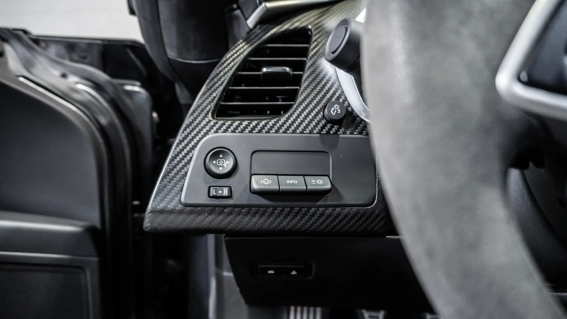 Chevrolet Corvette — photo 22