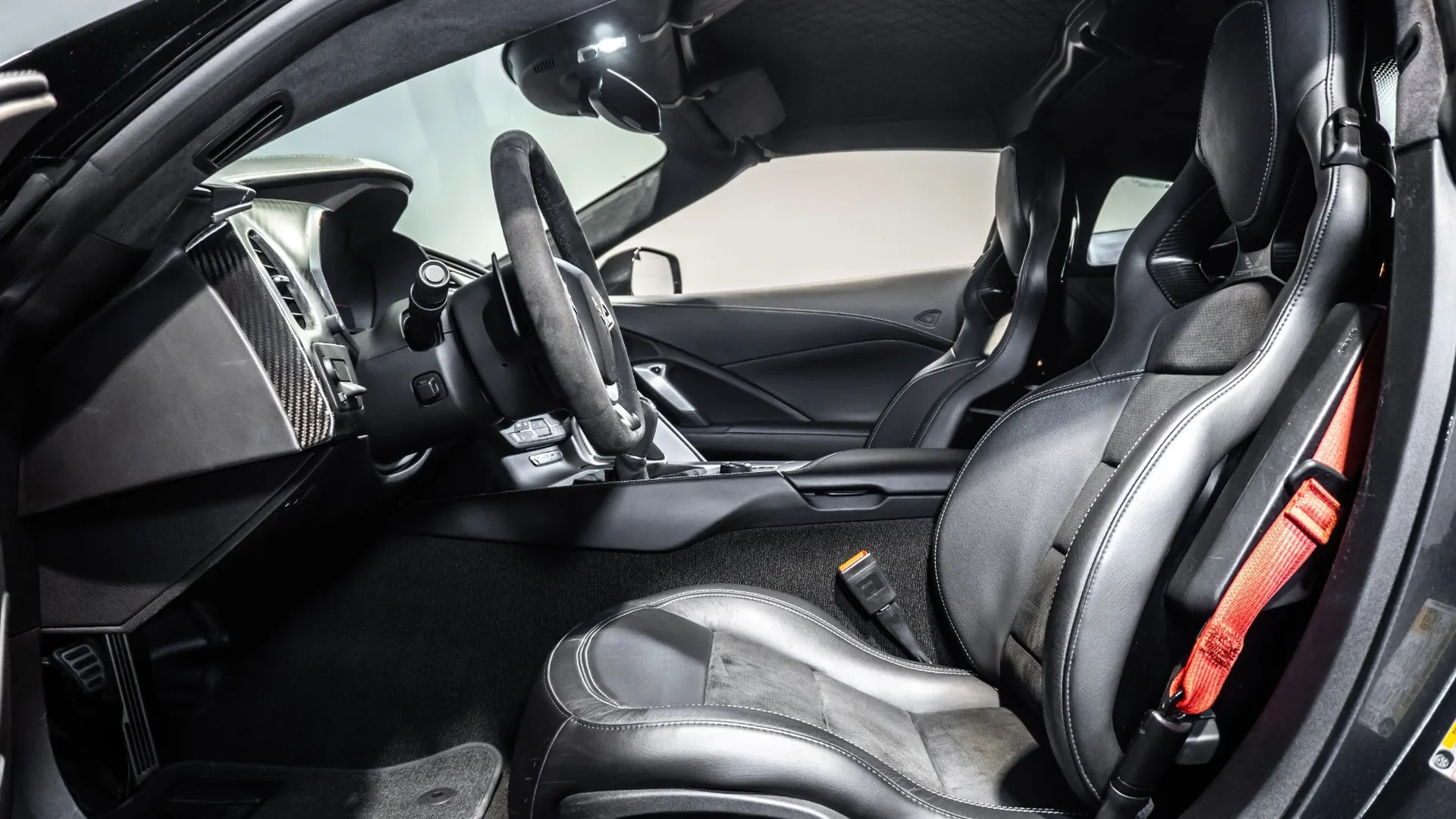 Chevrolet Corvette — photo 15