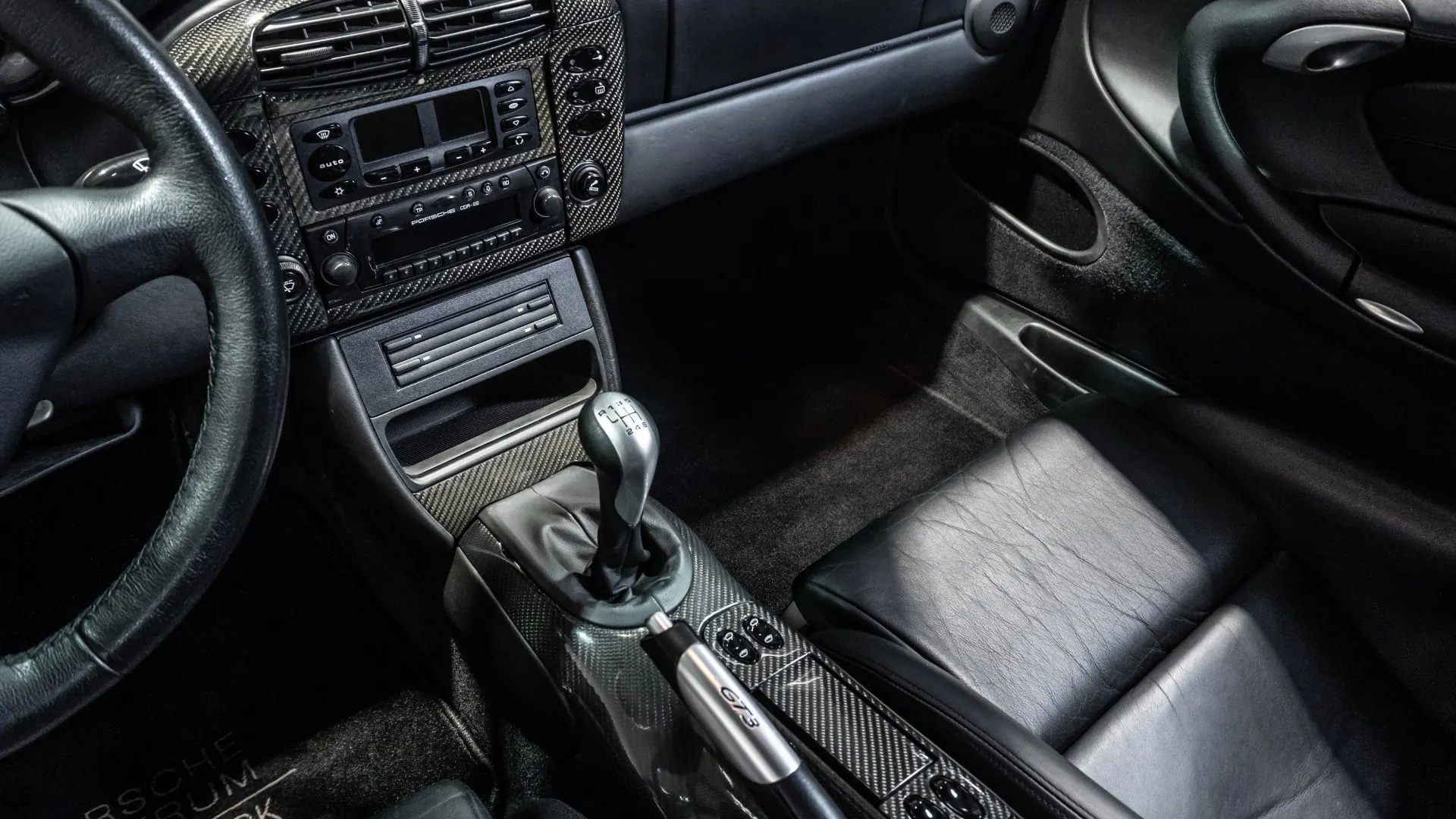 Porsche 911 — photo 24