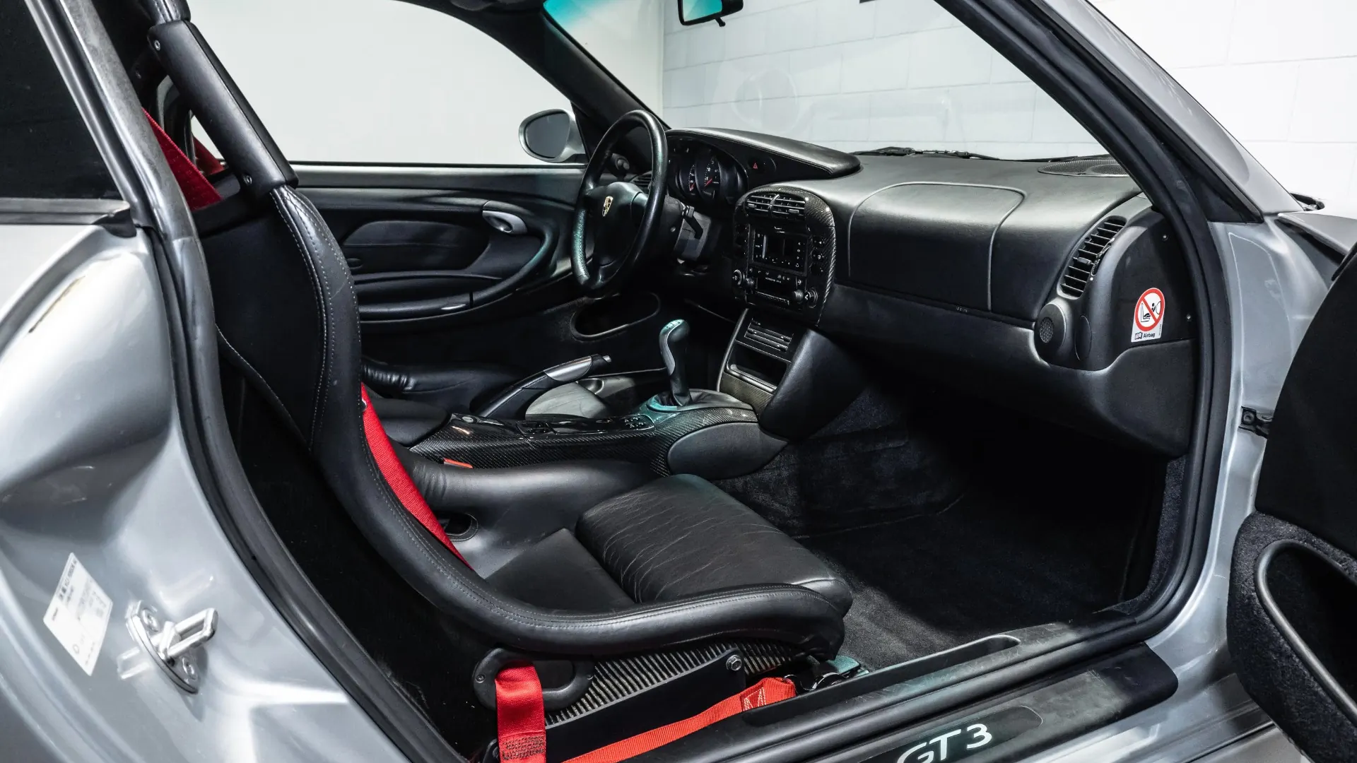 Porsche 911 — photo 28