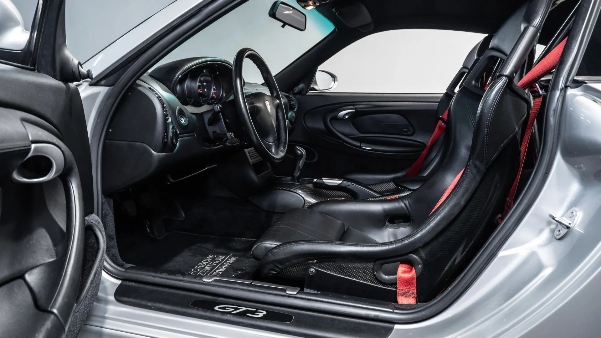 Porsche 911 — photo 12