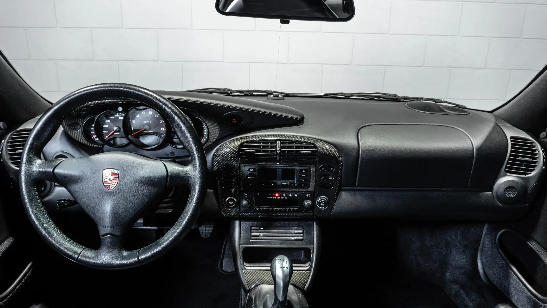 Porsche 911 — photo 18