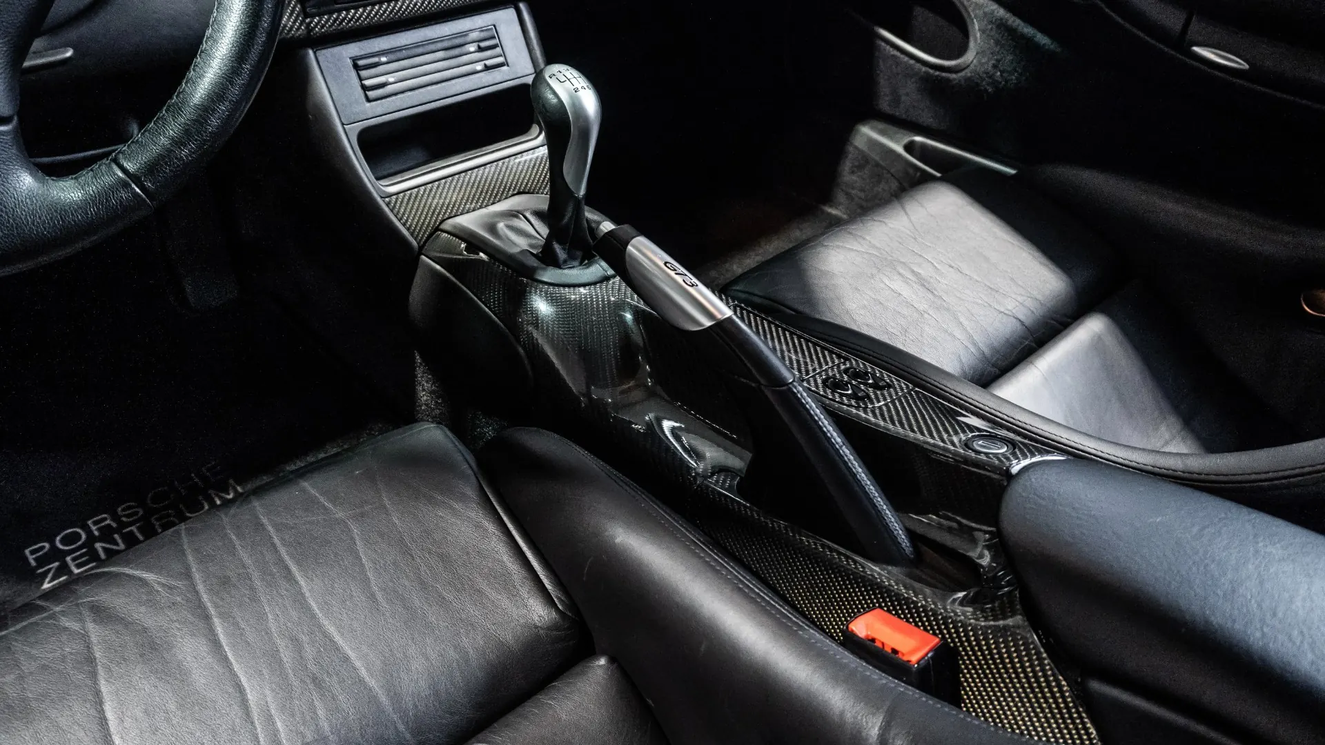 Porsche 911 — photo 25